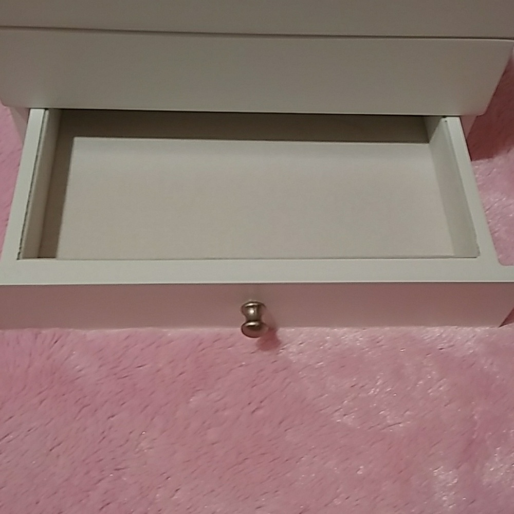 Jewlery Box - Picture 2 of 4